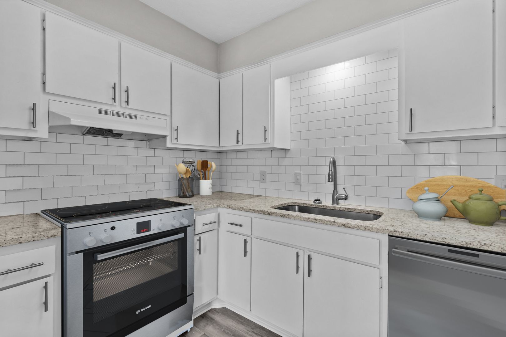 38743291_large modern kitchen